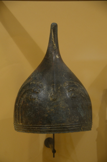 Luristan, Helmet