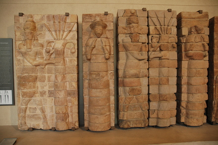 Susa, Dynastic Temple of the Šutrukids, Relief of the gods