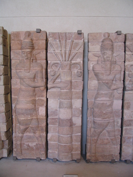 Susa, Dynastic Temple of the Šutrukids, Relief of the gods