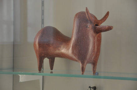 Marlik, Bull-shaped vase