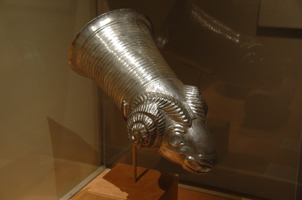 Luristan, Rhyton
