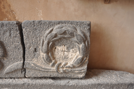 Gadara, Frieze with a wreath as decoration