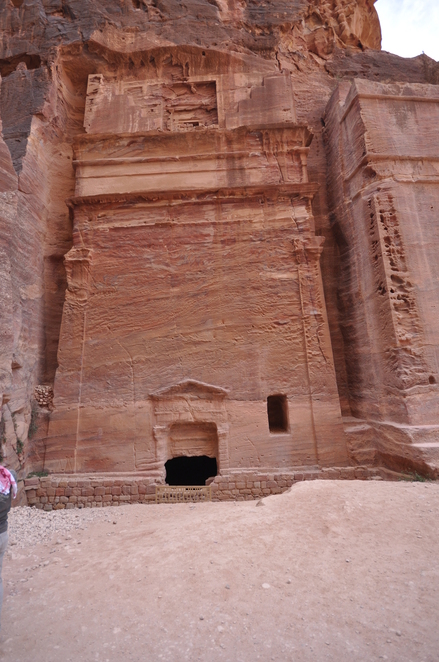 Petra, Outer siq, Tomb