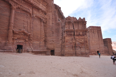 Petra, Outer siq, Street of facades