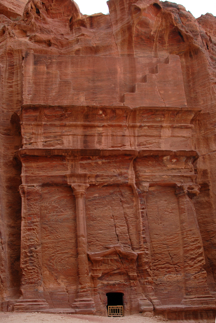 Petra, Outer siq, Street of facades