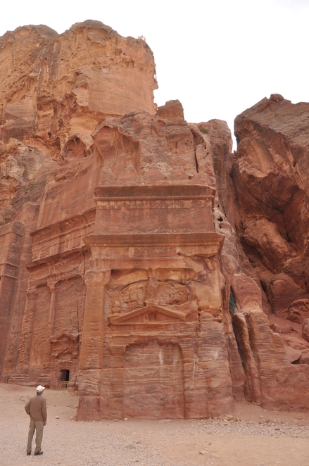 Petra, Outer siq, Street of facades