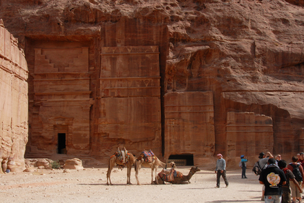Petra, Outer siq, Street of facades