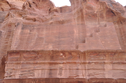Petra, Outer siq, Cavetto
