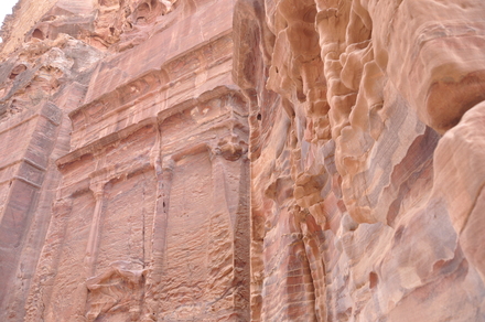 Petra, Outer siq, Rock