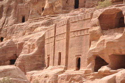 Petra, Theaterstreet facades