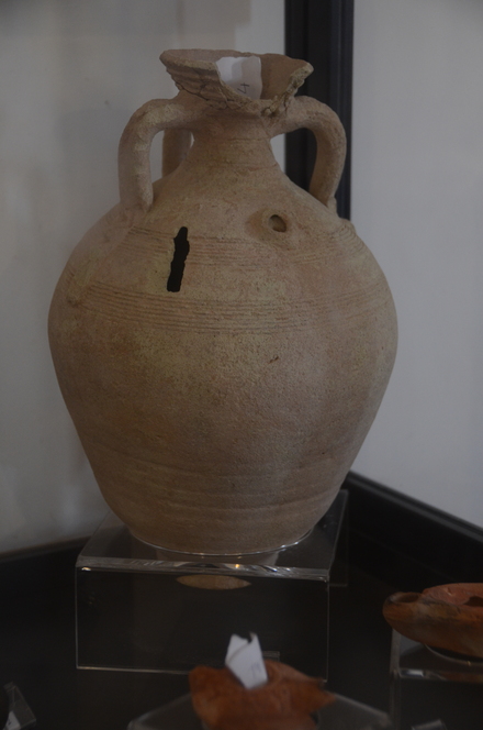 Hawara, Roman amphora