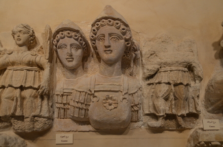 Khirbet adh-Dhari, Temple facade, gemini