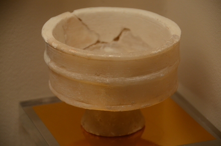 Pella/Tabaqat Fahl, Middle bronze Mycenaean alabaster vessel