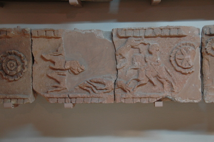 Ghirza, North cemetery, Mausoleum B, Relief of hunters