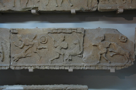 Ghirza, North cemetery, Mausoleum B, Relief of hunters
