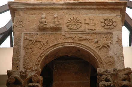Ghirza, South cemetery, Mausoleum G, Relief