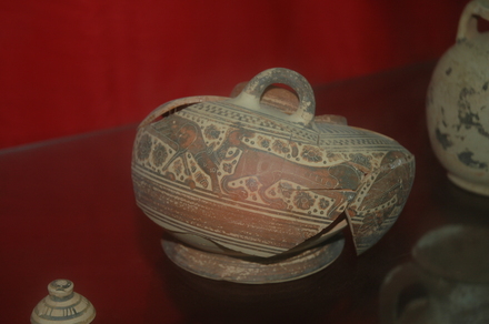 Taucheira, Archaic pottery