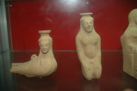 Taucheira, Archaic figurines (a/o Siren)