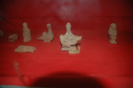 Taucheira, Figurine mother with twins