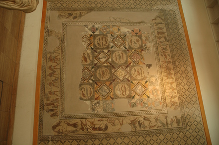 Dar Buc Ammera, Gladiator mosaic