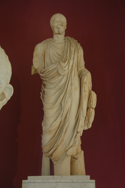 Ptolemais, Statue of a togatus