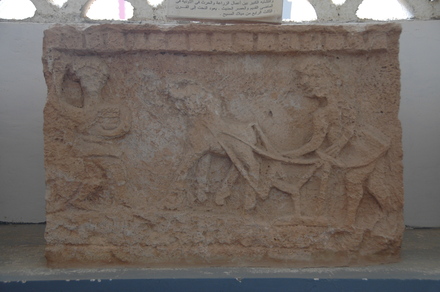 Wadi al-Binya, Relief with peasants plowing a horse (?)