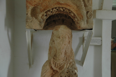 Wadi Antar, Mausoleum, statue of a woman