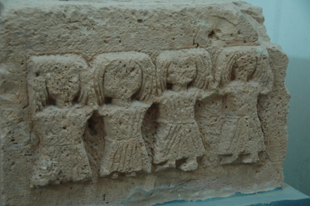 Wadi Migdal, Relief with mourners