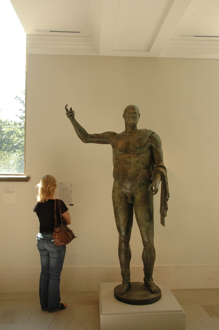 Statue of emperor Trebonianus Gallus