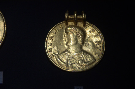 Șimleul Silvaniei, First Treasure, Medal of Valens