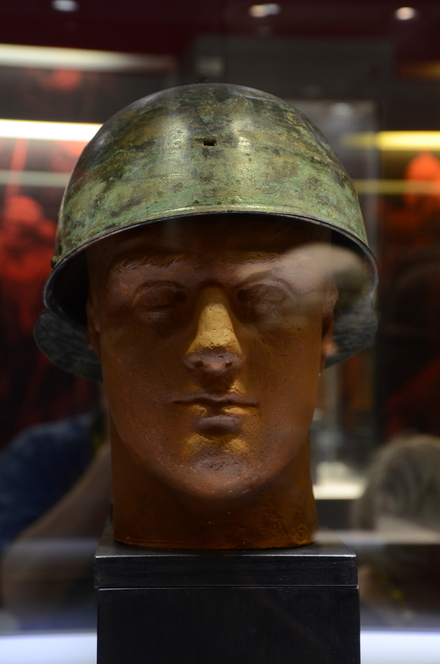 Sirmium, Hagenau-type helmet