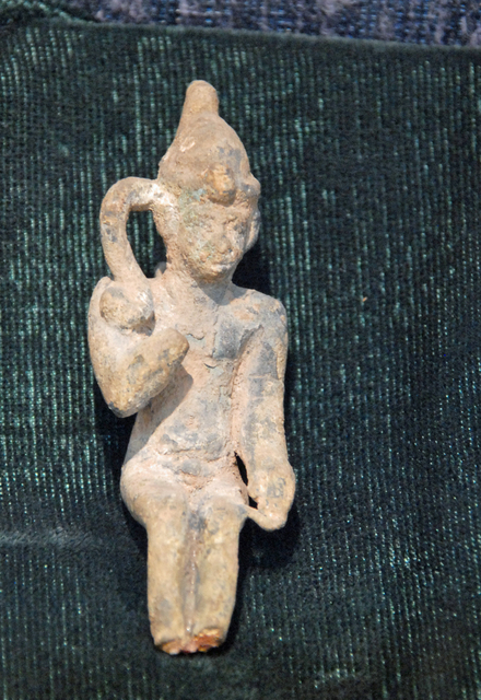 Ebla, Ceramic Aer of a pot, men-shaped