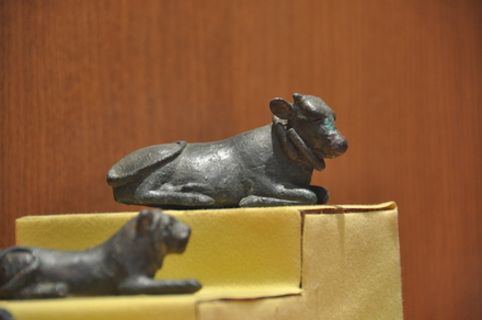 Ugarit, Figurine of a kneeling cow