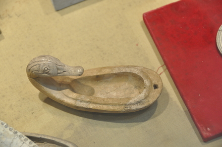 Ugarit, Duck-shaped oil lamp