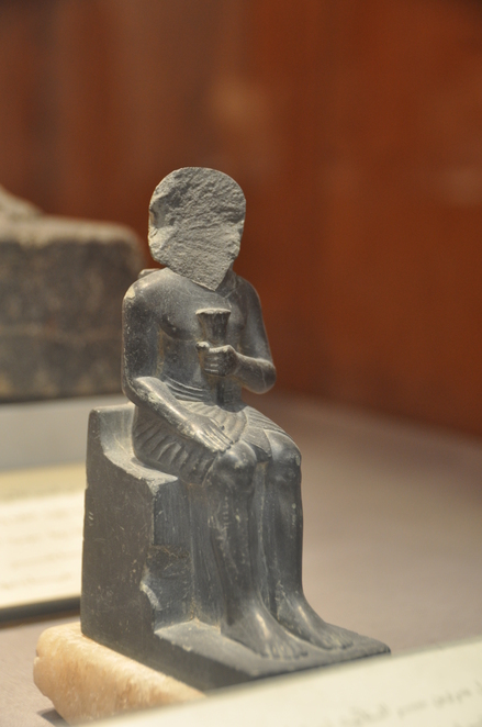 Ugarit, Figurine of a dignitary, egyptian style