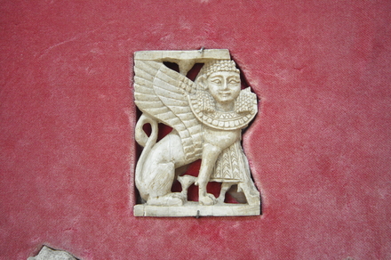 Arslan Tas, Ivories, Egyptian sphinx