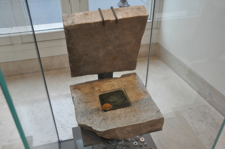 Mari, Giftbox from the temple of the lions