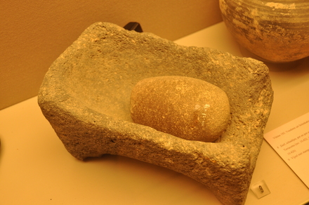 Selenkahiye, Reconstruction of a tomb with human remains and pottery