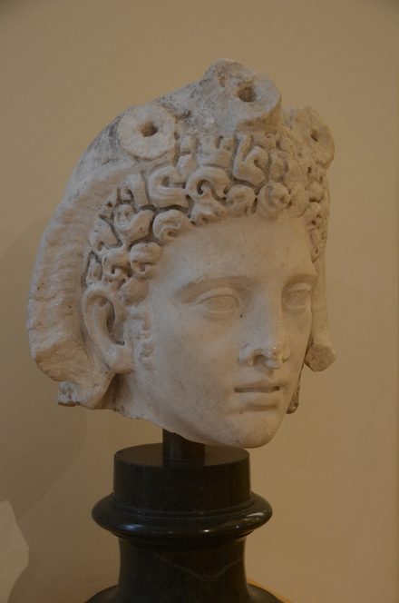 Utica, Head of Alexander
