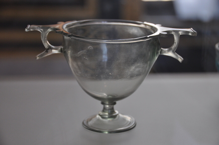 Skyphos made of glass