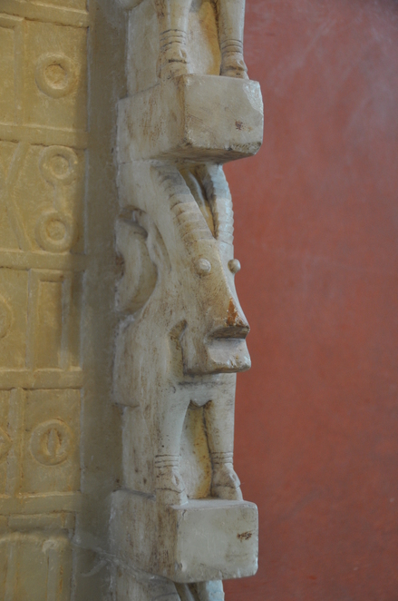 Marib, Dedication to Almaqah, Decoration