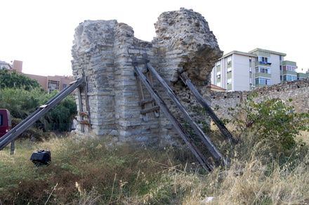 Roman aqueduct bridge buttess