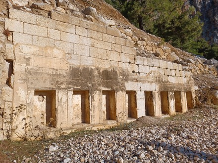 Arykanda ''Stadion Sanctuary'' / Niched Building