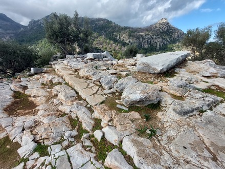 Temple to Apollon Samnaios.