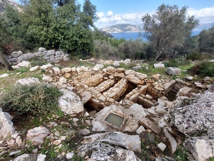 Amos (north) Necropolis