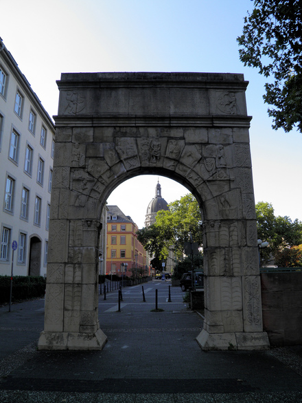 Replica of the Dativius-Victor Arch honoring the Imperial House, Mogontiacum (Mainz), Germania