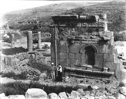 Amman Triumphal Arch in 1900