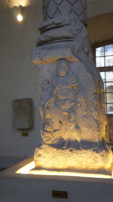 Colonne Jupiter côté Hercule