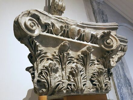 Composite pillar capital