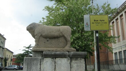 Statue of Apis
